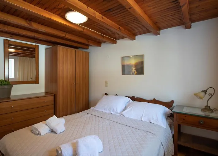 Hibiscus Rosa Location * Mykonos Town